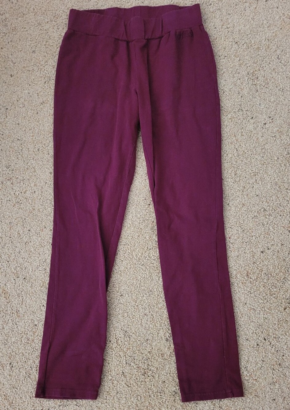 GUESS Women's Wine  Stretch Leggings